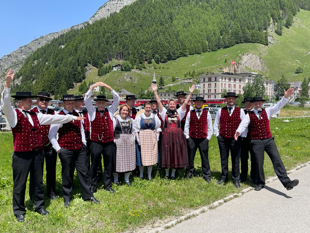 Gruppenbild lustig.jpg